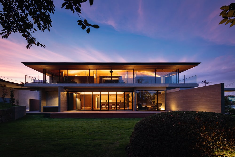 Two-family house + tea-ceremony room in Shimonagaya, Yokohama thumbnail