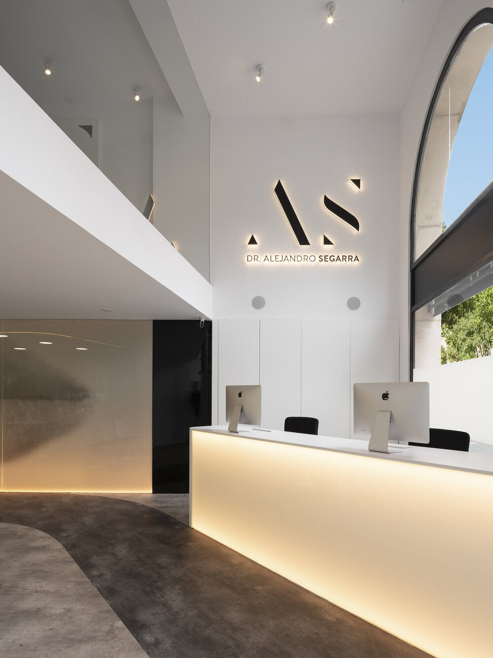 Dr. Alejandro Segarra Clinic thumbnail