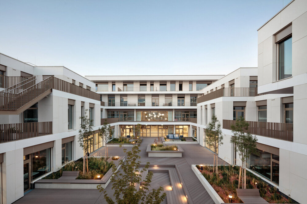 Vienna West High School thumbnail