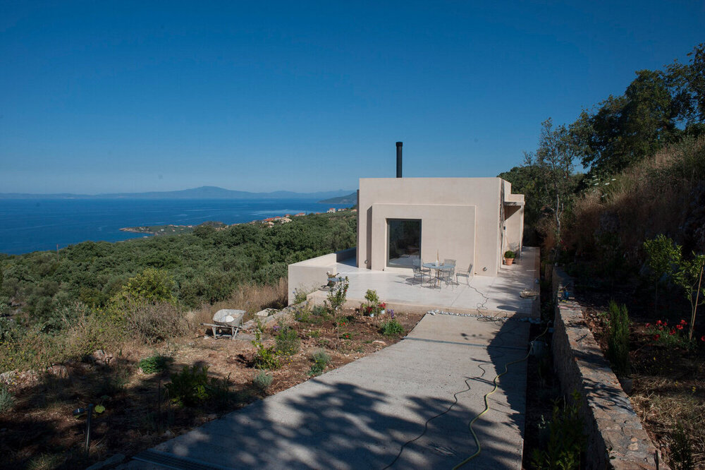 House Beneath the Cave thumbnail