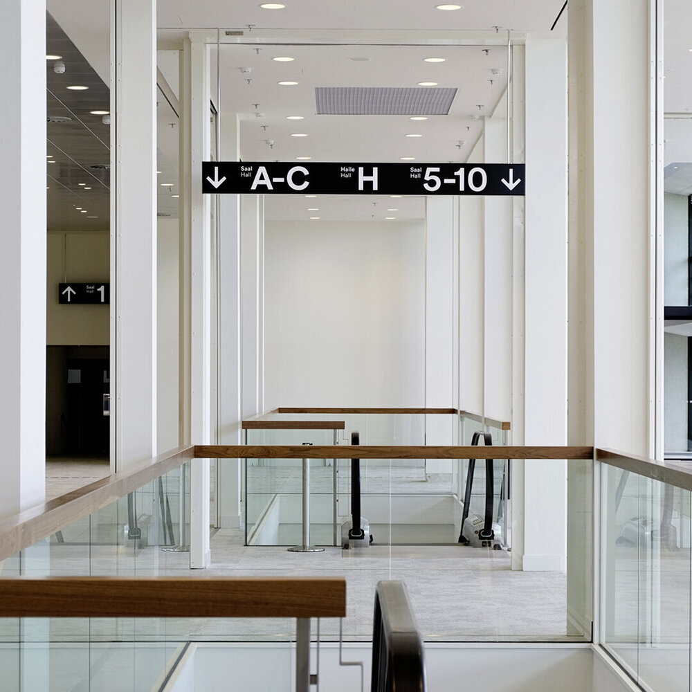 Signage system - Congress Center Hamburg (CCH) thumbnail