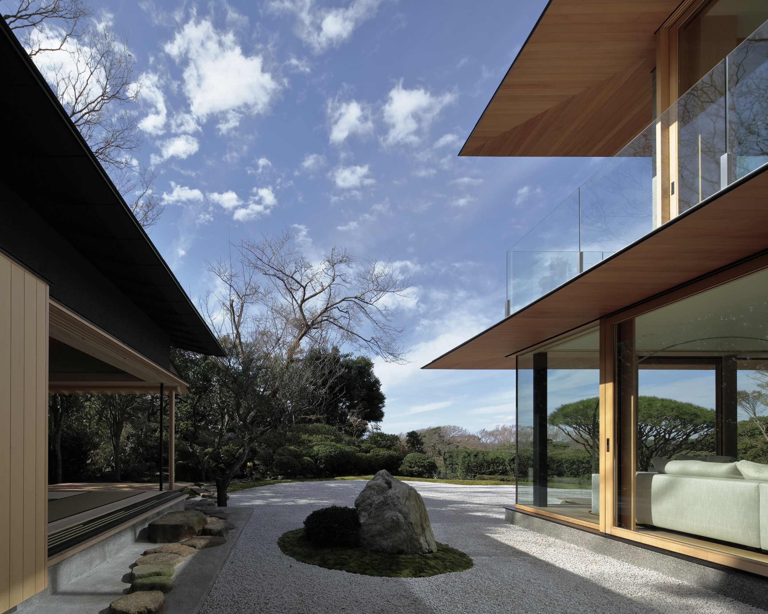 T3 / HITOSHI SARUTA / Image ID: 11432